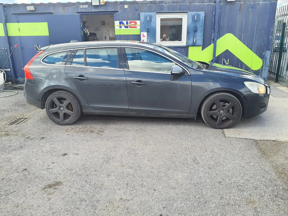 Volvo V60 2.4 diesel Automatic - Image 2