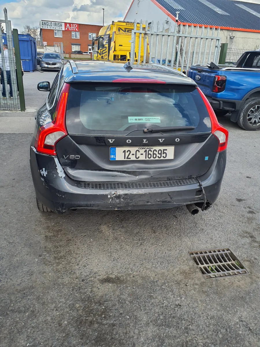 Volvo V60 2.4 diesel Automatic - Image 3