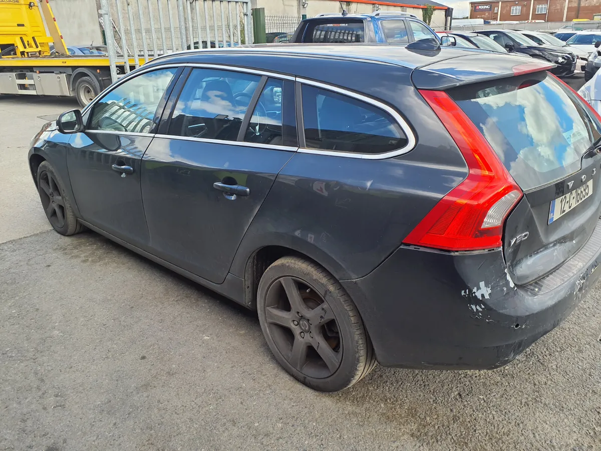Volvo V60 2.4 diesel Automatic - Image 4