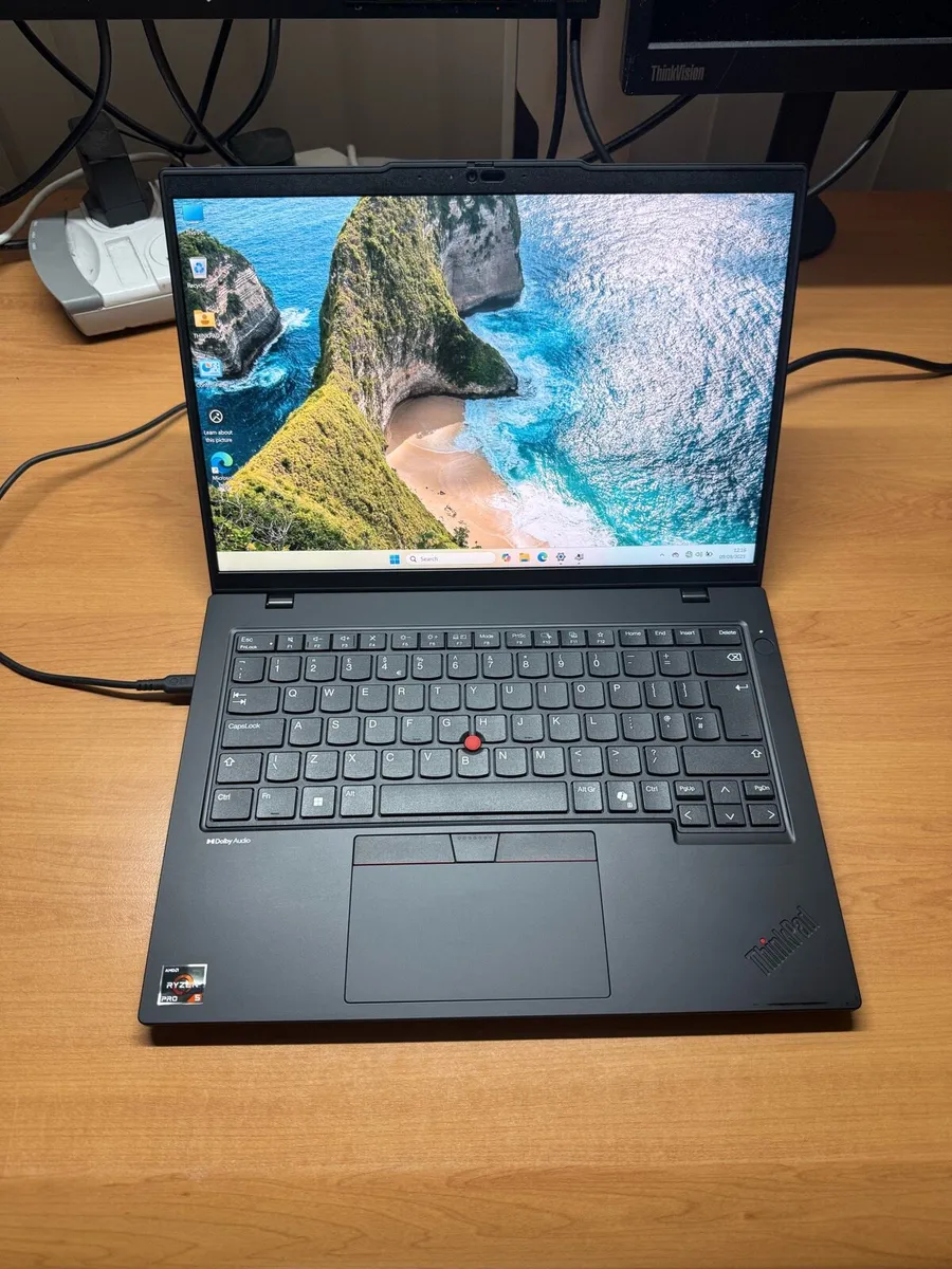 Lenovo Ryzen 5 pro 32/ 1 TB ssd - Image 1