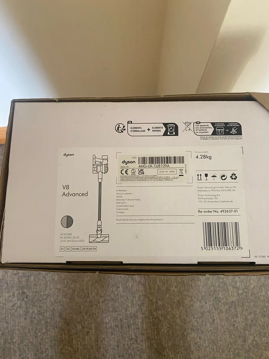Dyson V8 Advanced Brand New in box - Image 3