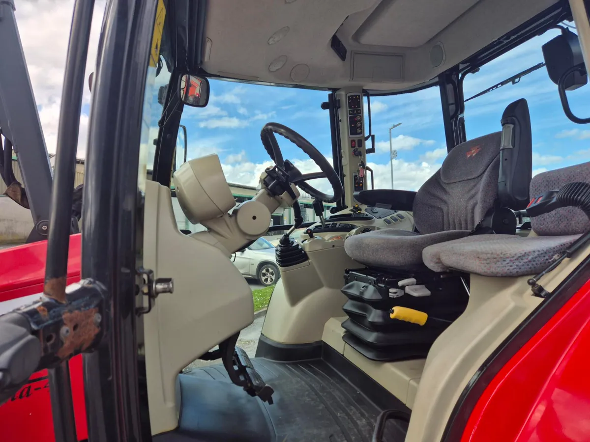 MASSEY FERGUSON 5610 - Image 2