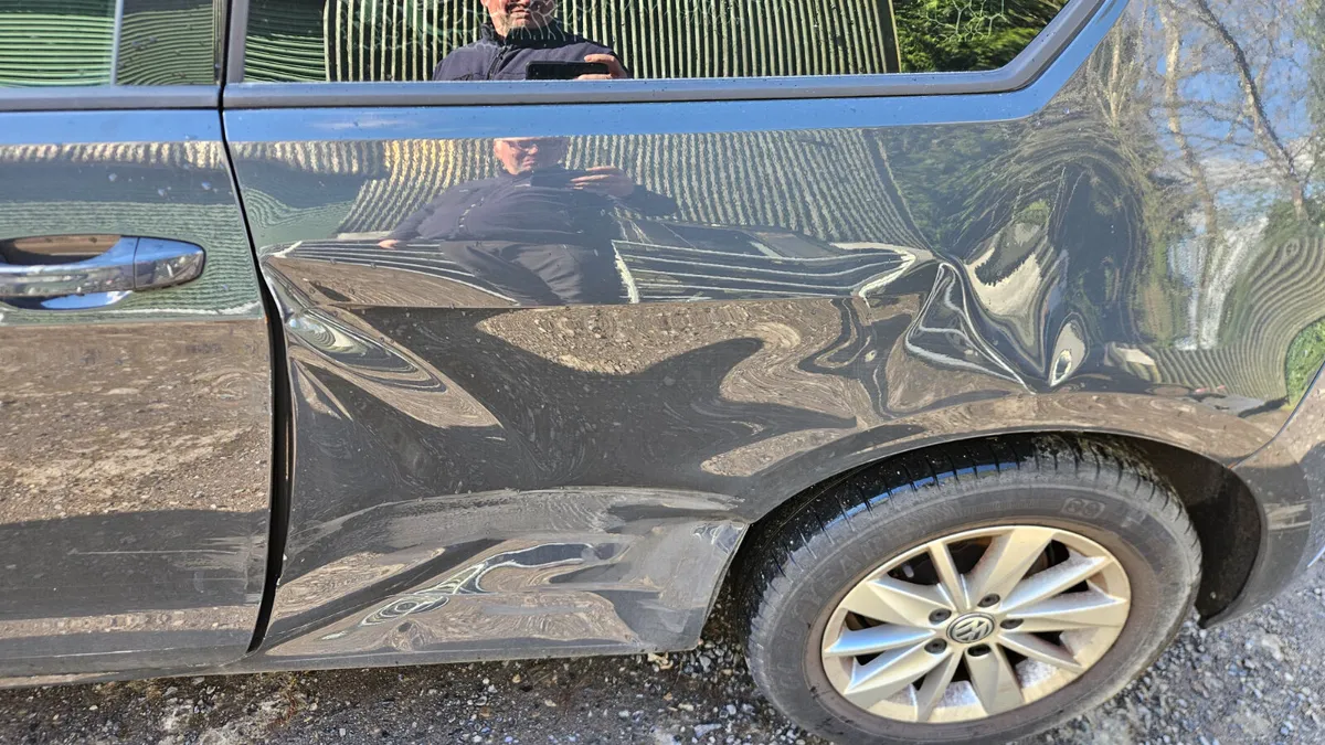 Volkswagen Golf 2017 van 200km doe 01/27 tax 06/26 - Image 4