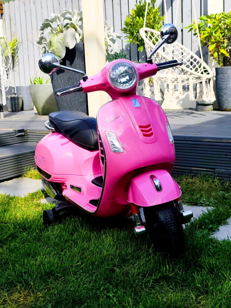 Super Scooter electric ride-on - Image 1