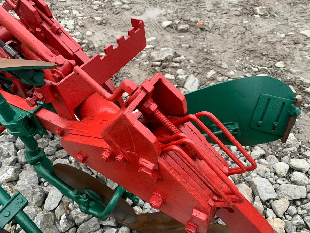 KV 2 FURROW COMPETITION PLOUGH - Image 4