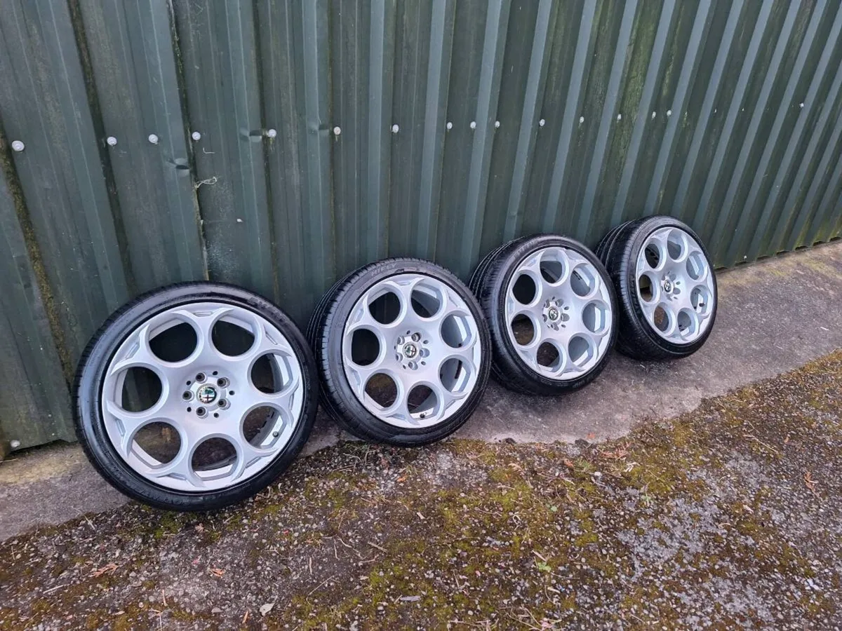 ALFA GT Alloy Wheels - Image 1