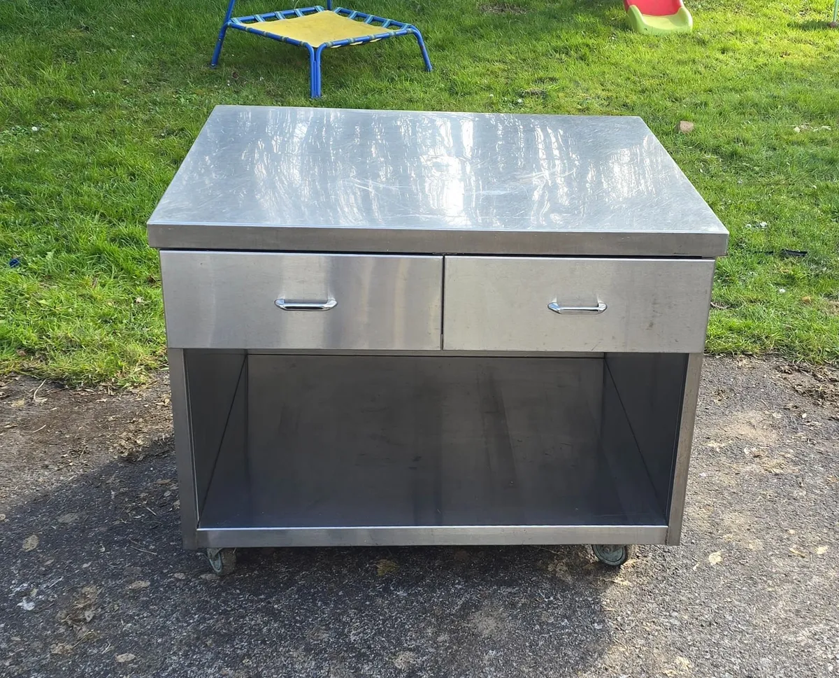 Heavy Duty - Commercial Prep Table - Mobile - Image 2