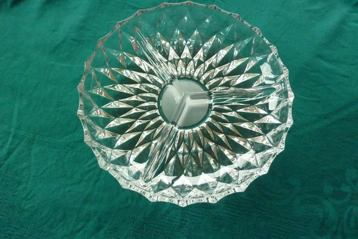 Glass plate with 3 sections - Image 2