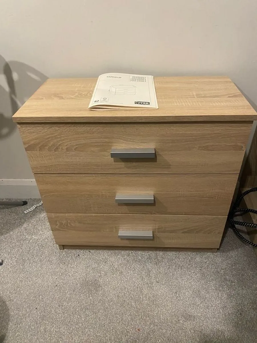 3 drawer chest - Image 1