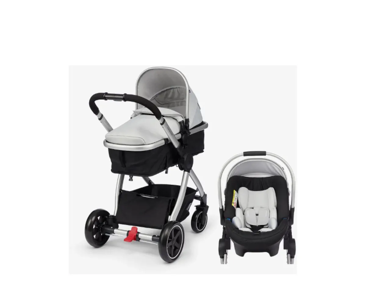 Pram with first car seat - Image 2