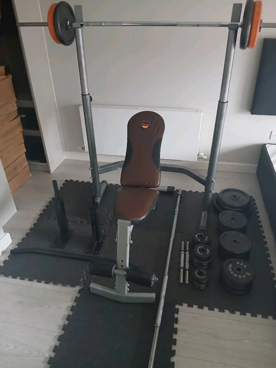 365kg Cast Iron/Vinyl Weights, Bench and Rack - Image 1