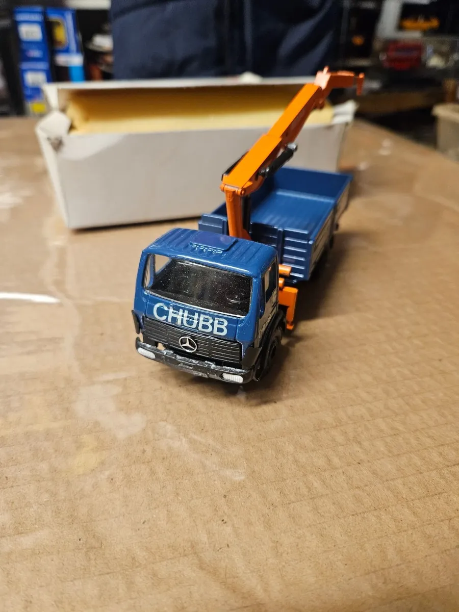 Corgi Conrad Mercedes Truck with Crane 1.50 - Image 2