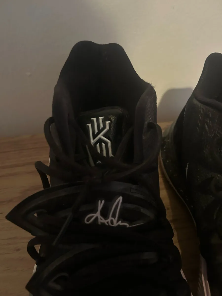 Nike Kyrie 5 - Image 2