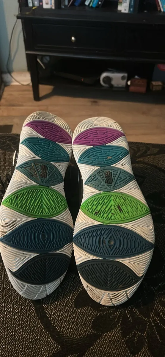 Nike Kyrie 5 - Image 4