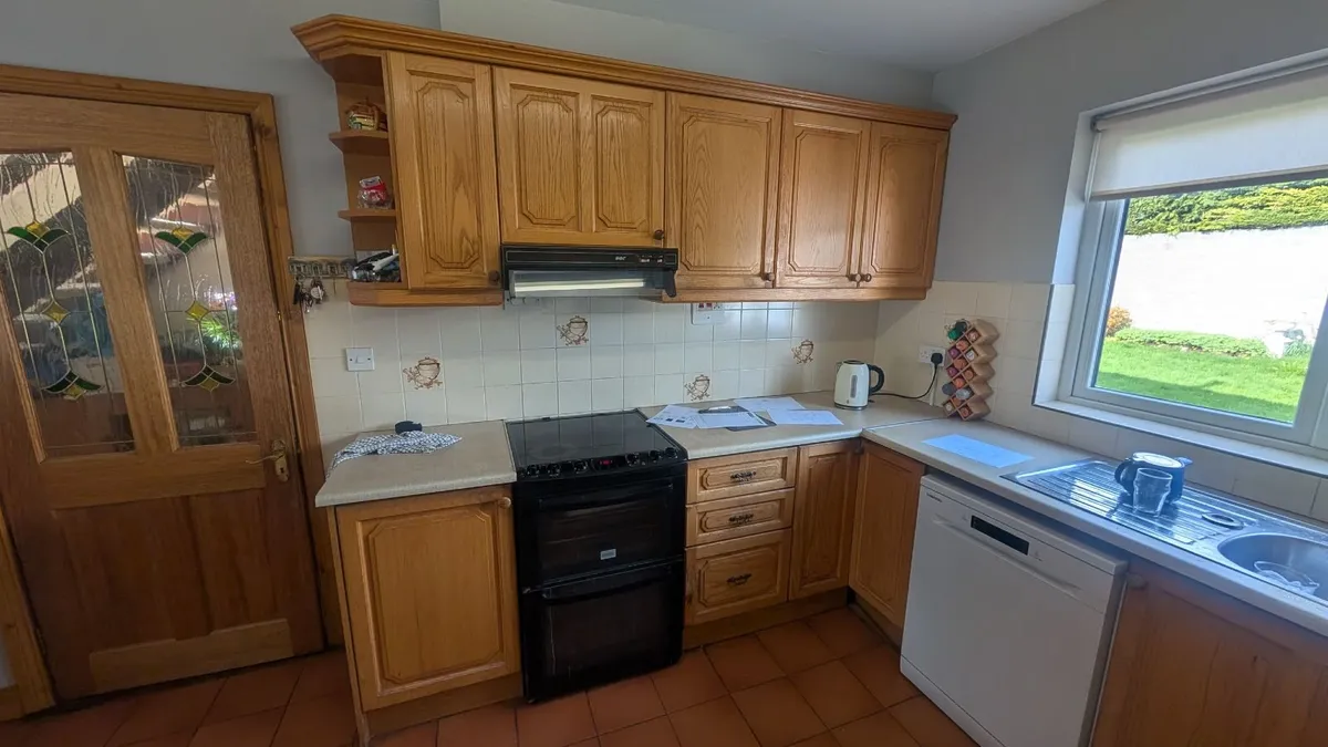 Solid Oak kitchen - Image 3