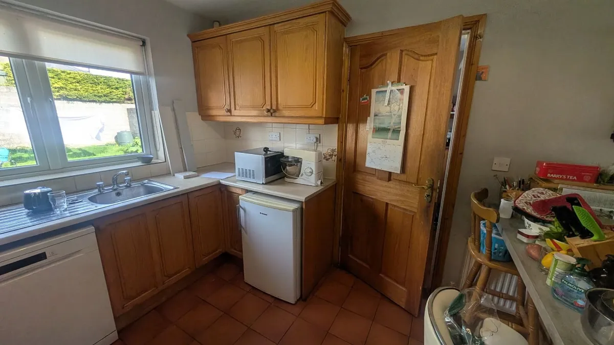 Solid Oak kitchen - Image 4