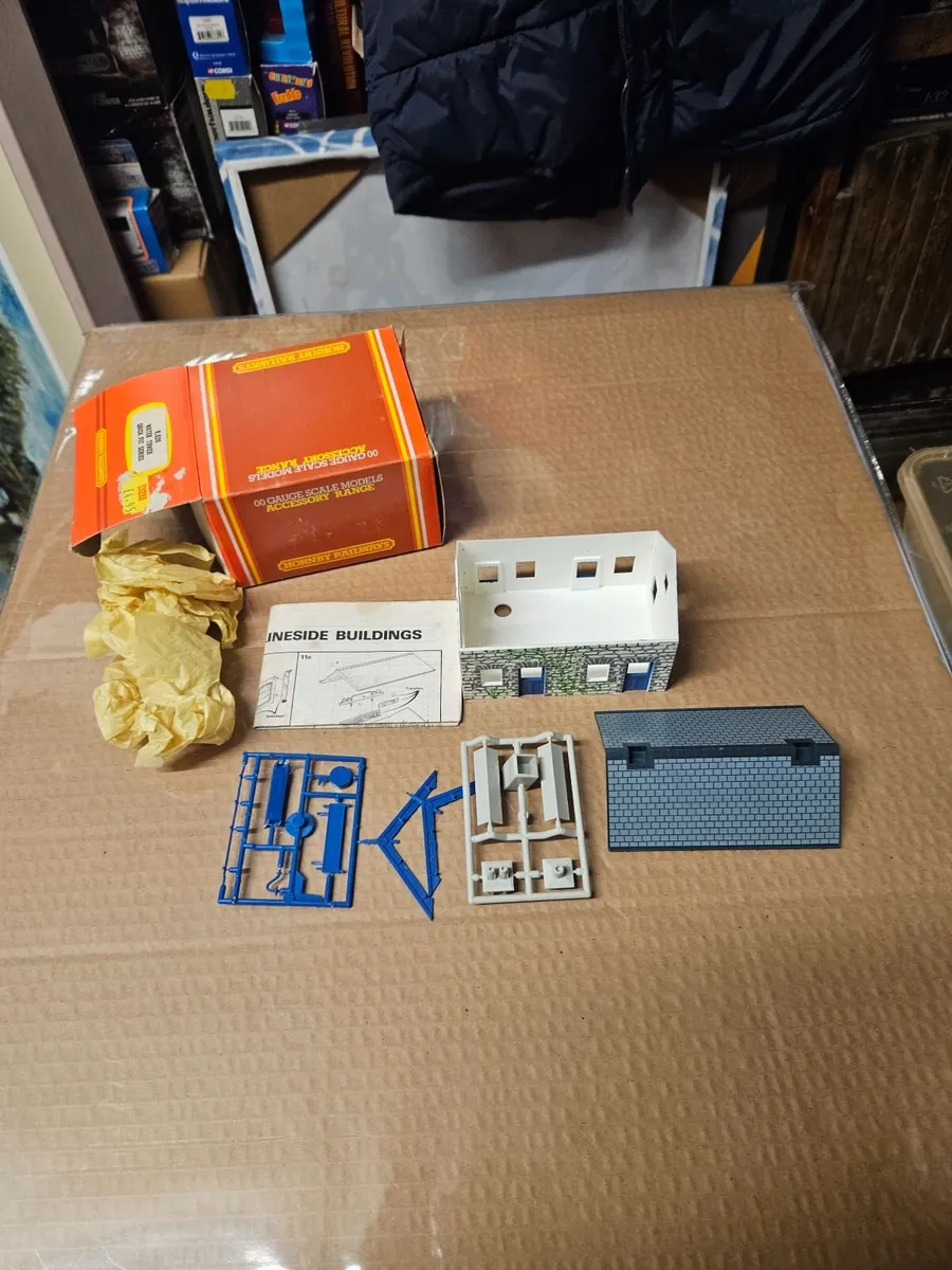 Hornby OO Gauge Building - Image 1