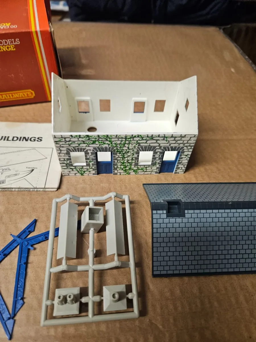 Hornby OO Gauge Building - Image 4