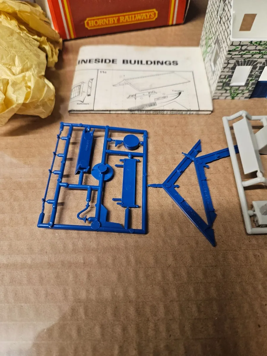 Hornby OO Gauge Building - Image 3