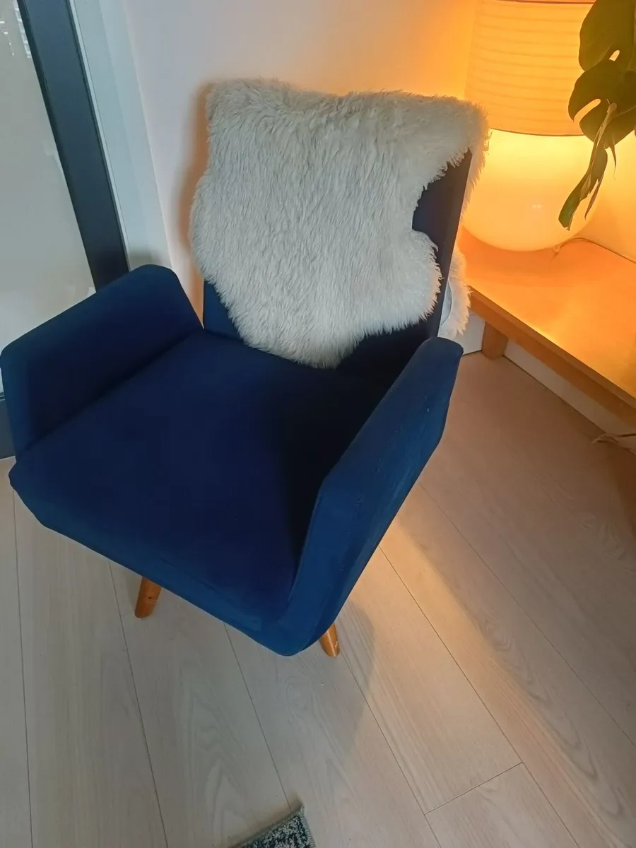 Velvet Swivel chair - Image 1