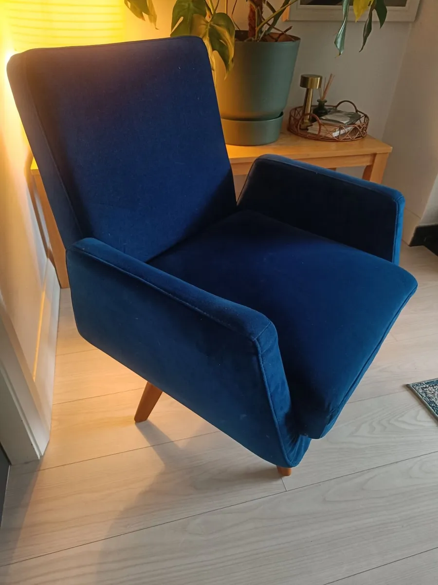 Velvet Swivel chair - Image 2