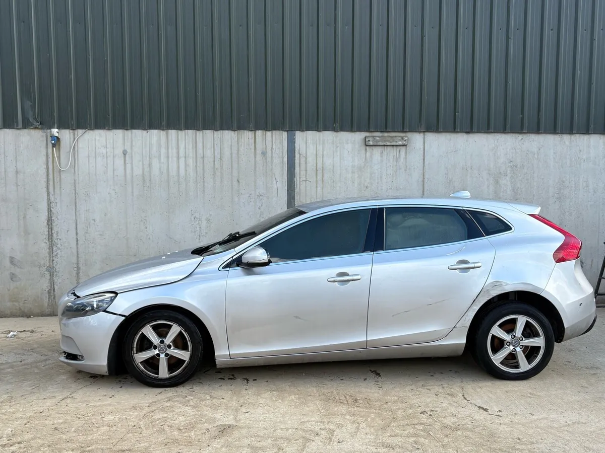 2014 Volvo V40 parts - Image 4