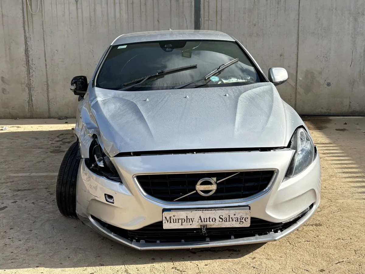 2014 Volvo V40 parts - Image 1