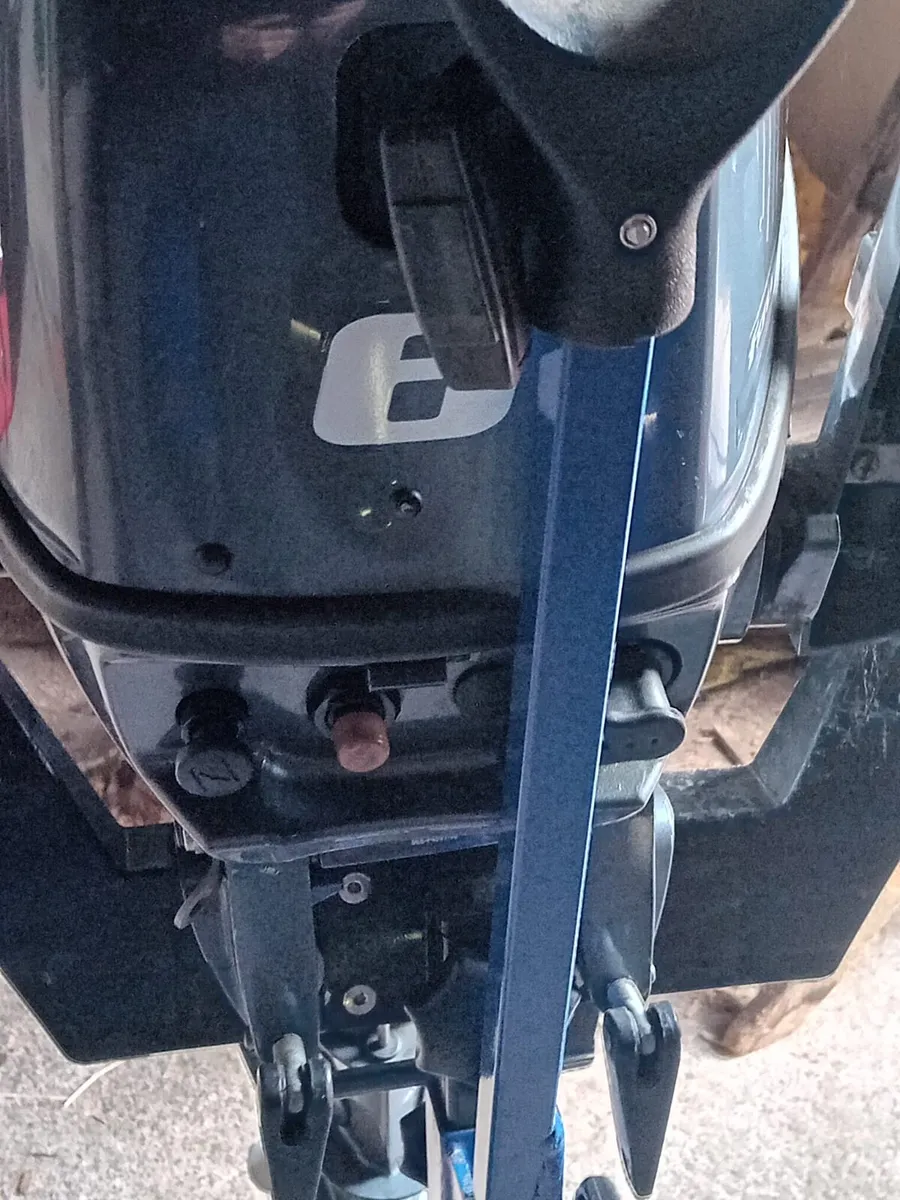 Boat engine - Image 3