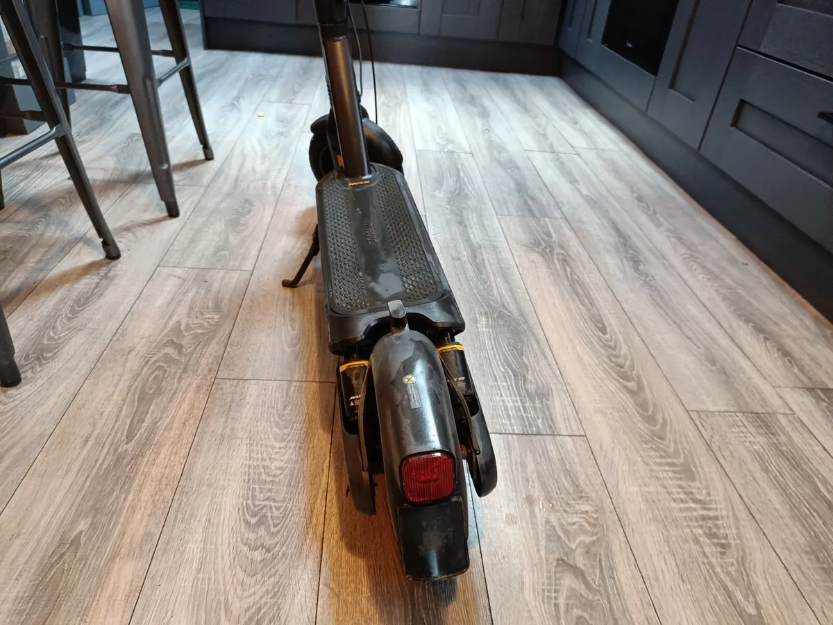 Ninebot Kickscooter Max G2 - Image 2