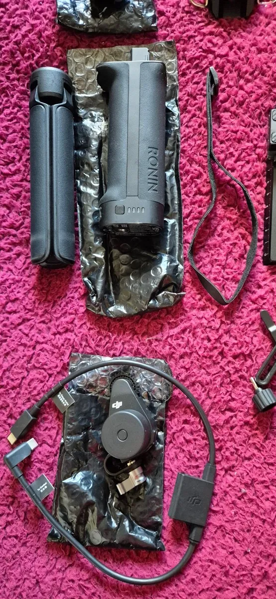 DJI Ronin RS3 Pro Combo Gimbal Stabiliser - Image 2