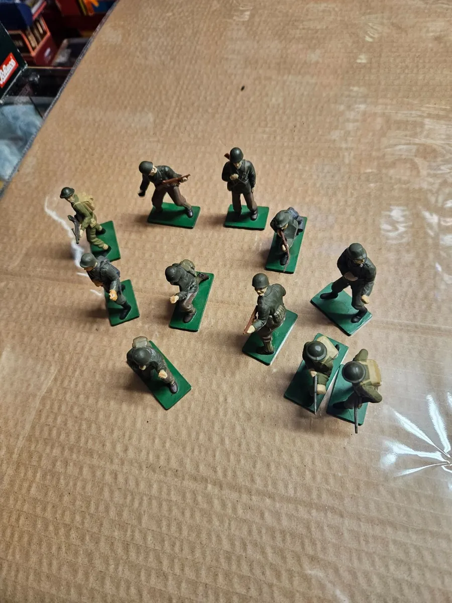 Britain's Blue Box Soldiers - Image 1