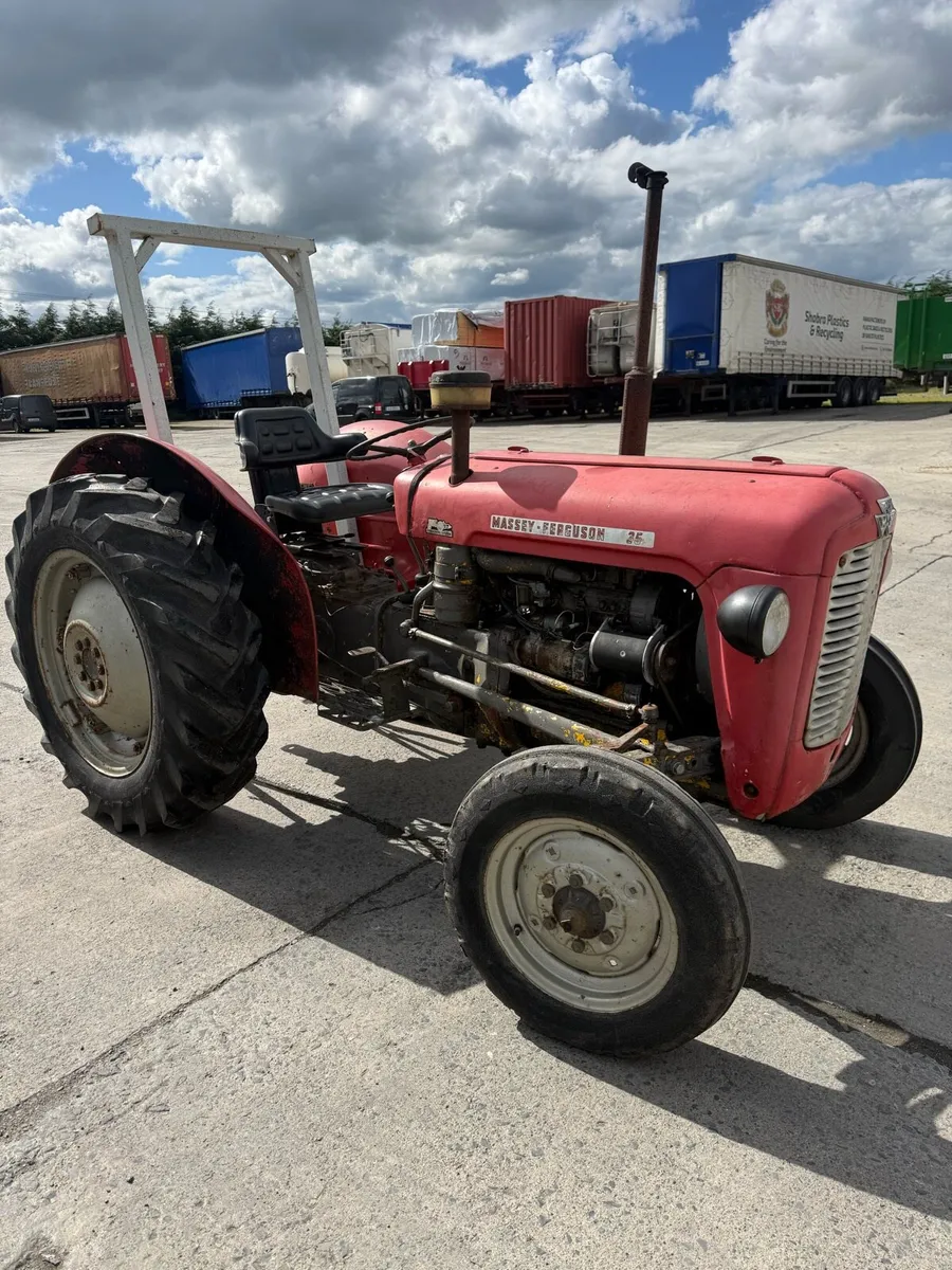 Massey Ferguson 35 - Image 1