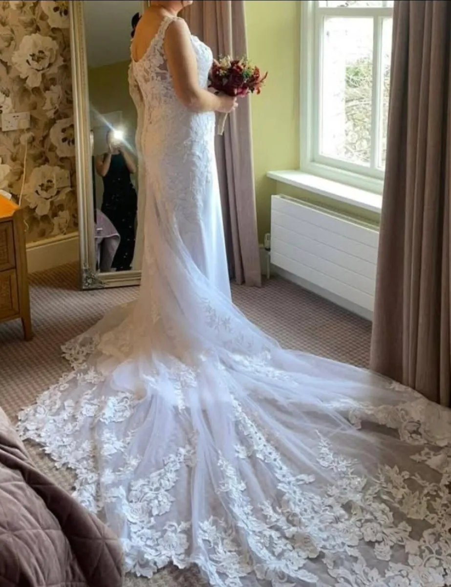 Essence of Australia Wedding Dress - Image 3