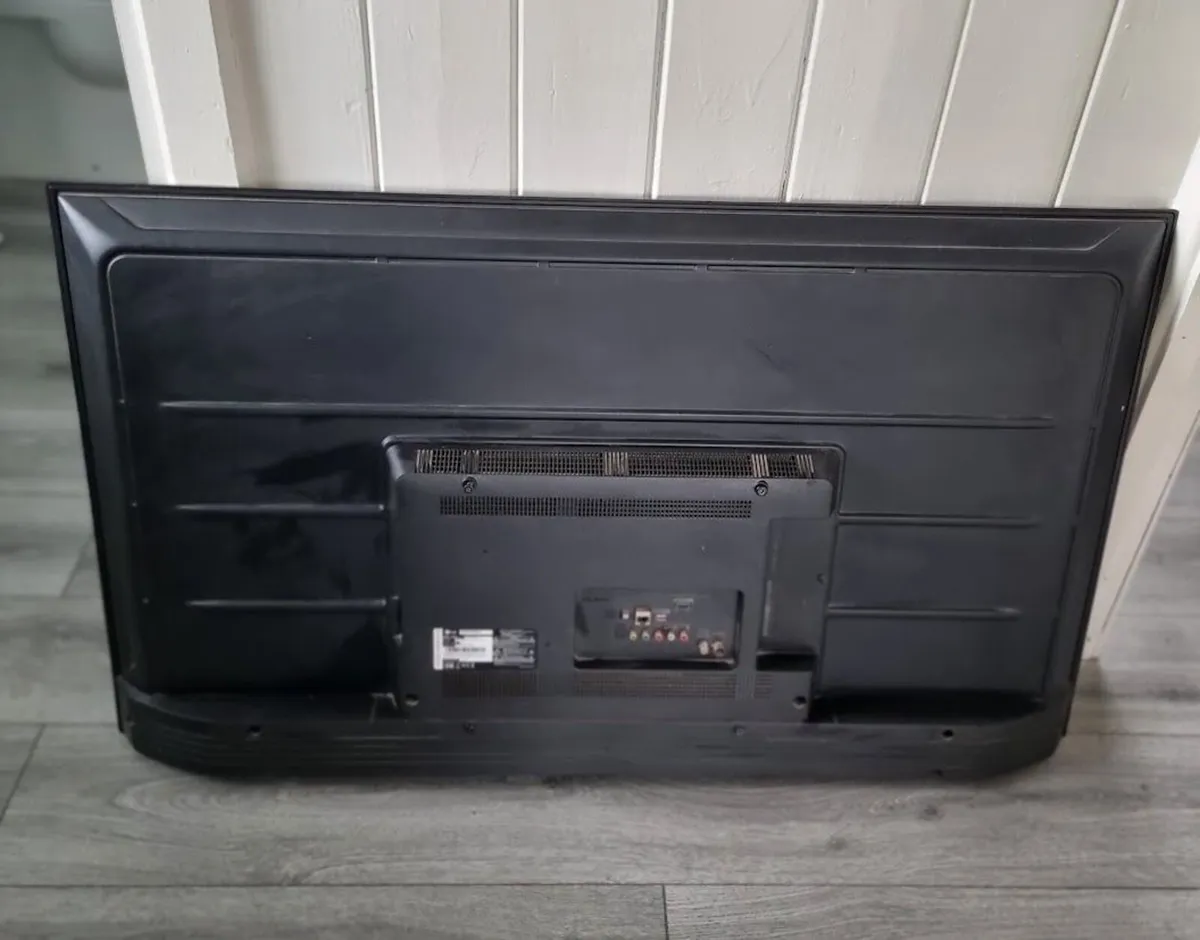 LG 48'' Smart TV - Image 4