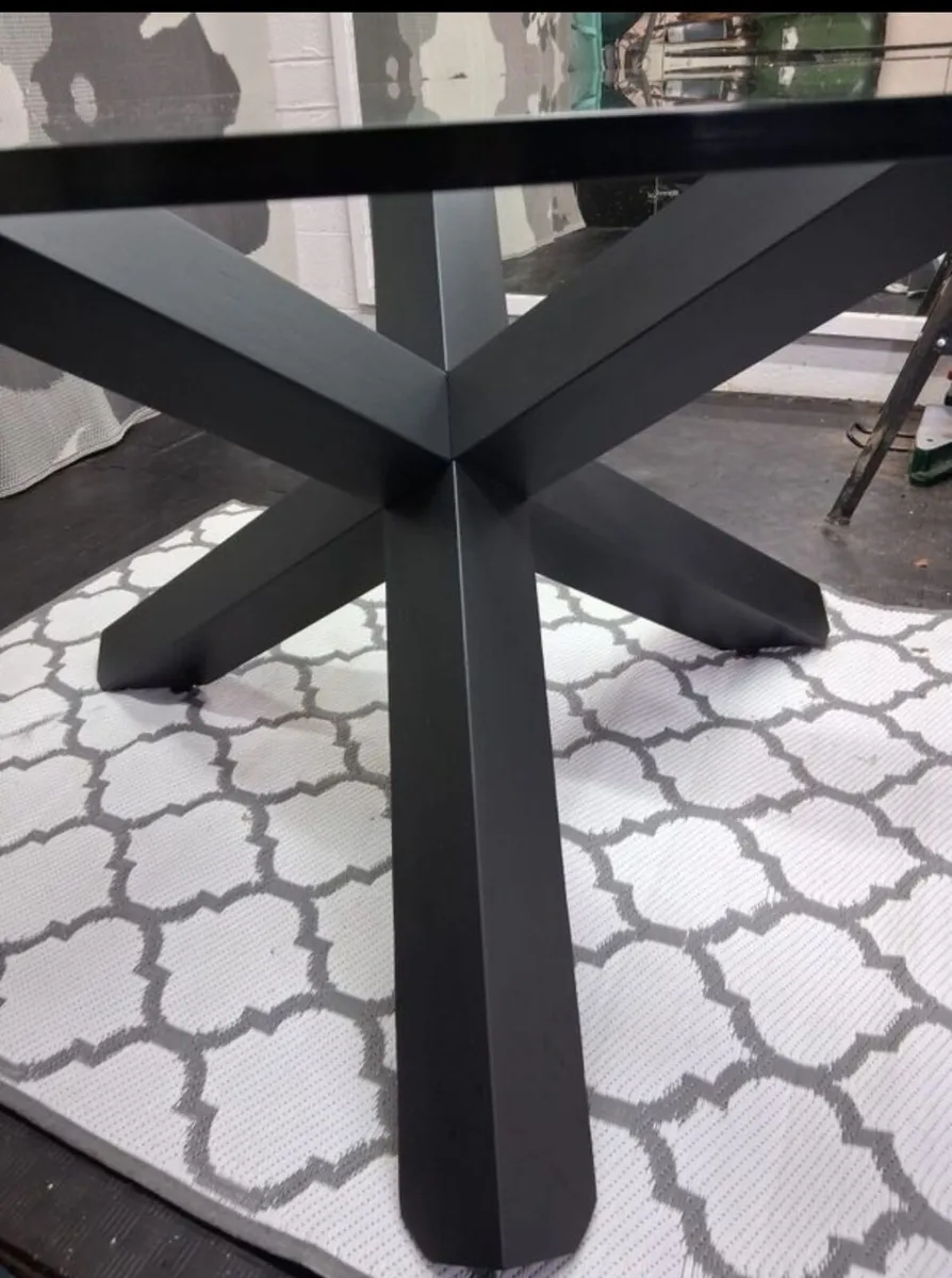 Dining table - Image 3