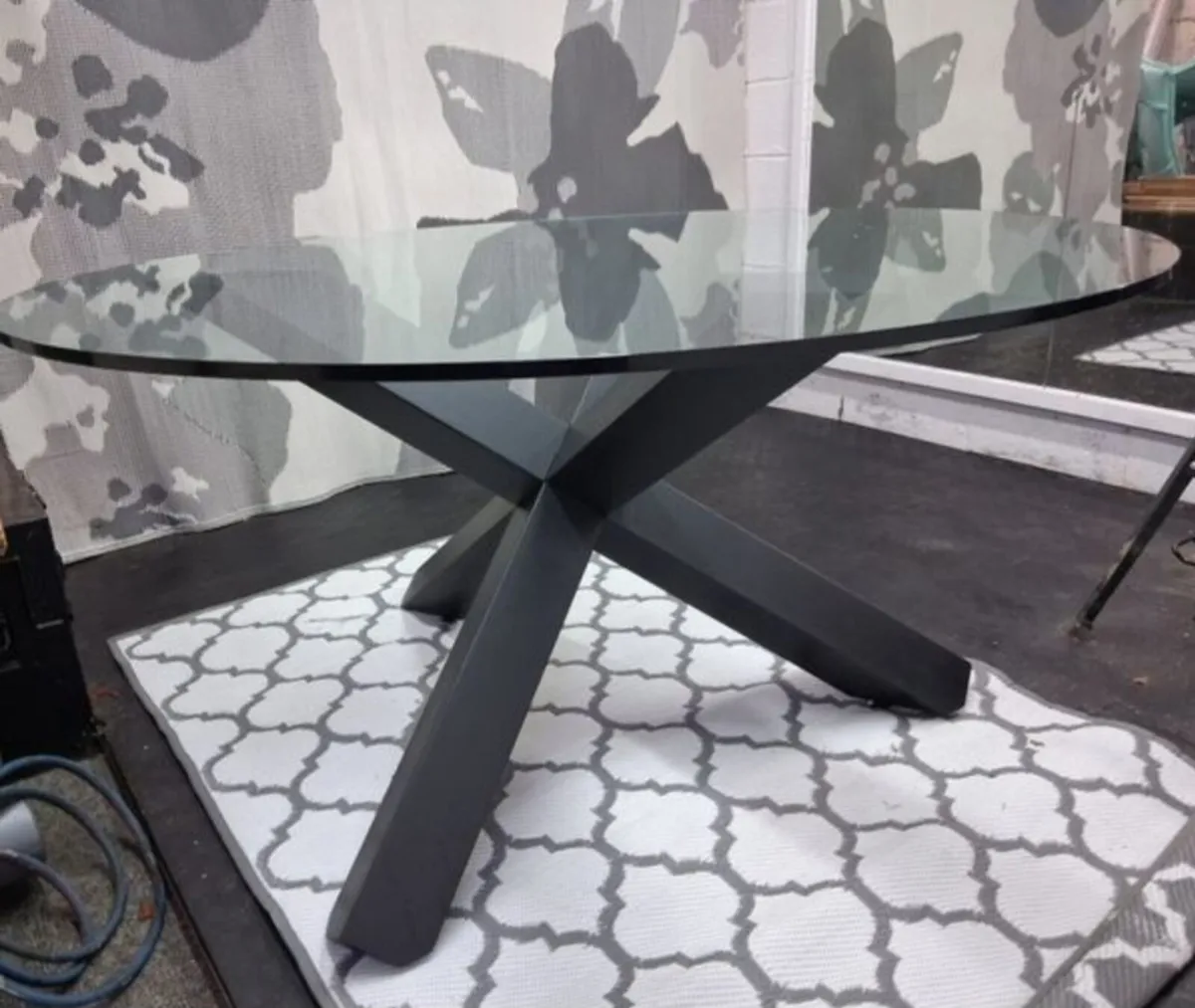 Dining table - Image 4