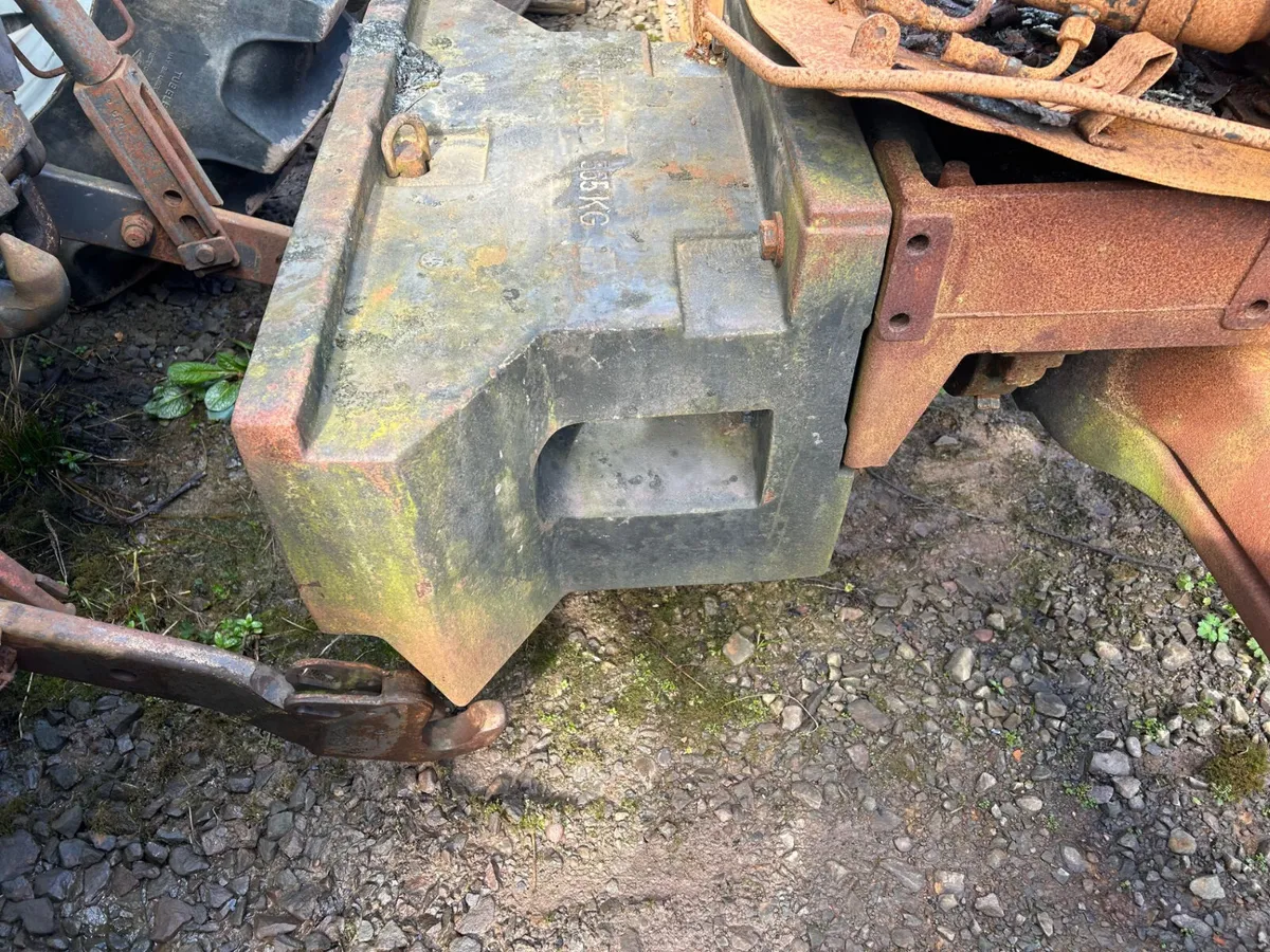 Claas Front Weight block (565 kg) - Image 1