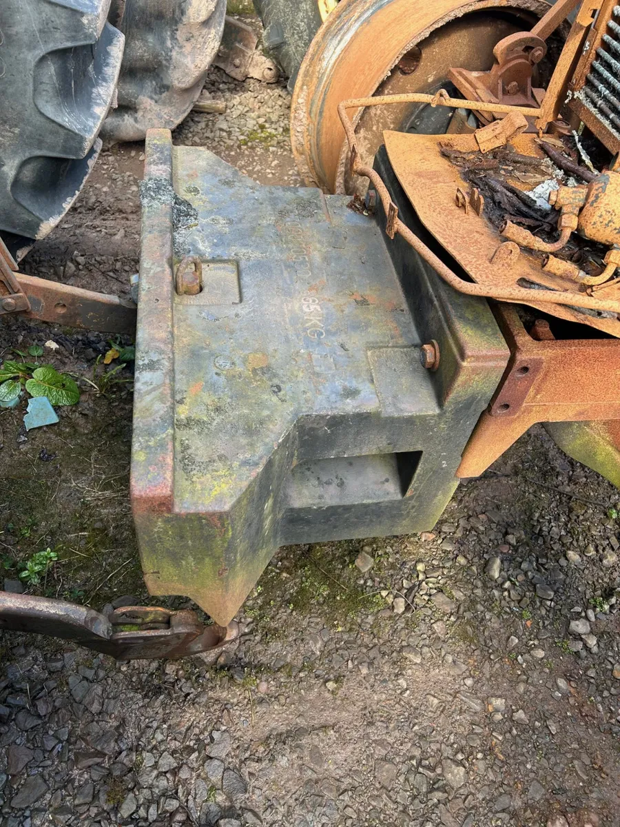 Claas Front Weight block (565 kg) - Image 4