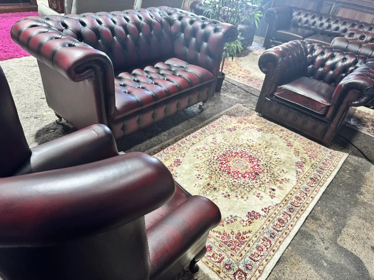 Antique 2-1-1 seater chesterfield - Image 1