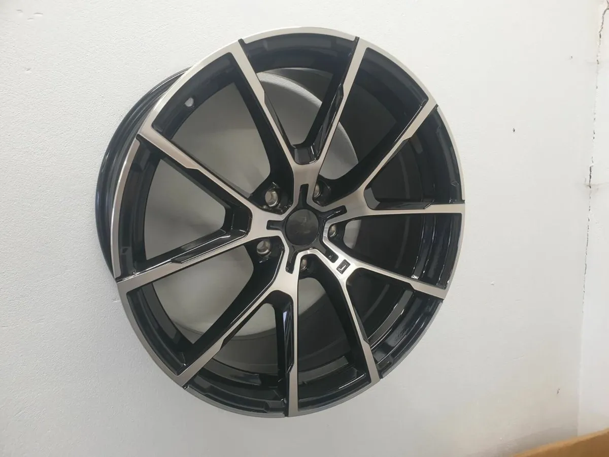 18" 19" 20" BMW 728M Style - Image 1