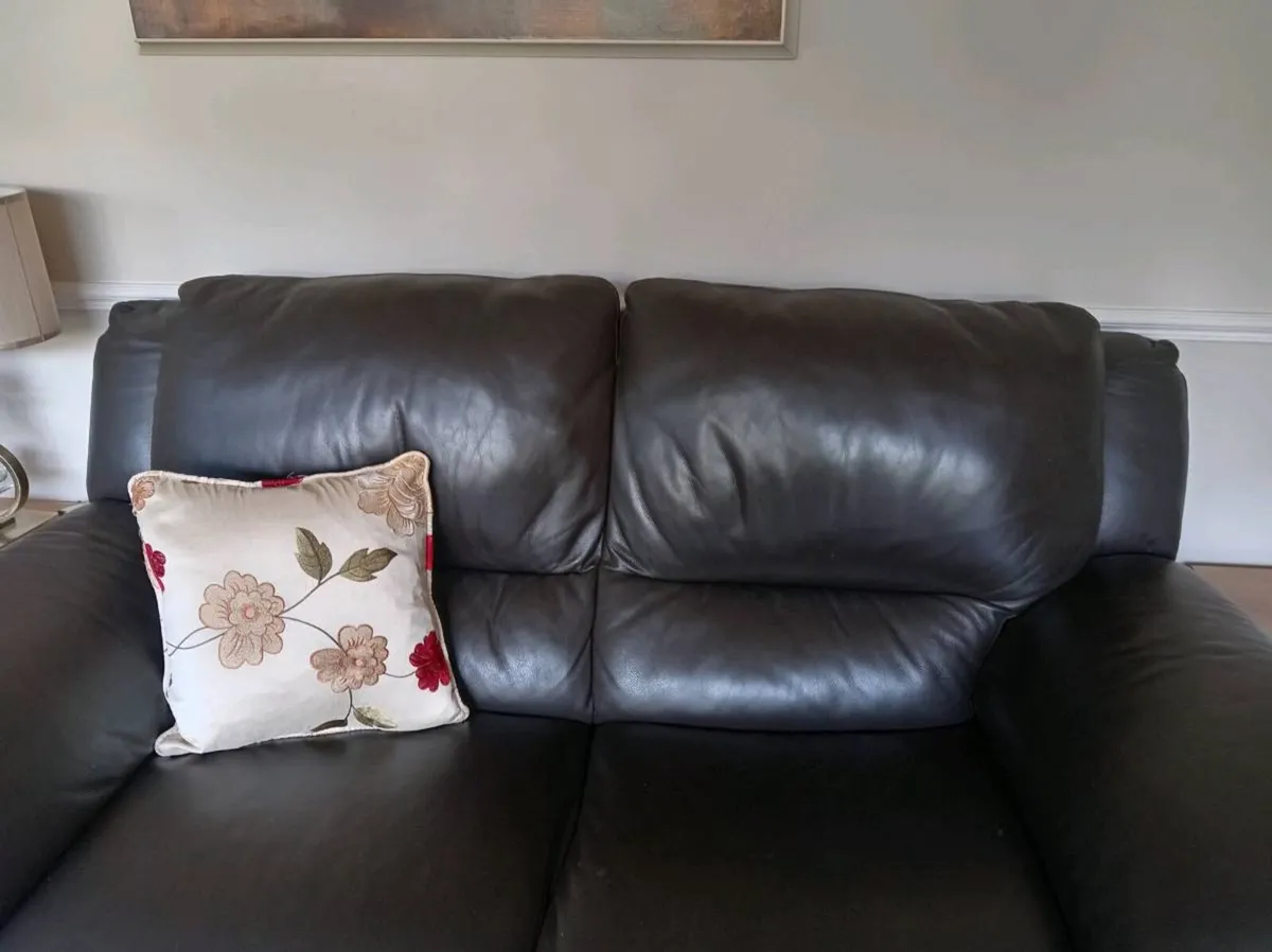 2 sofas - Image 2