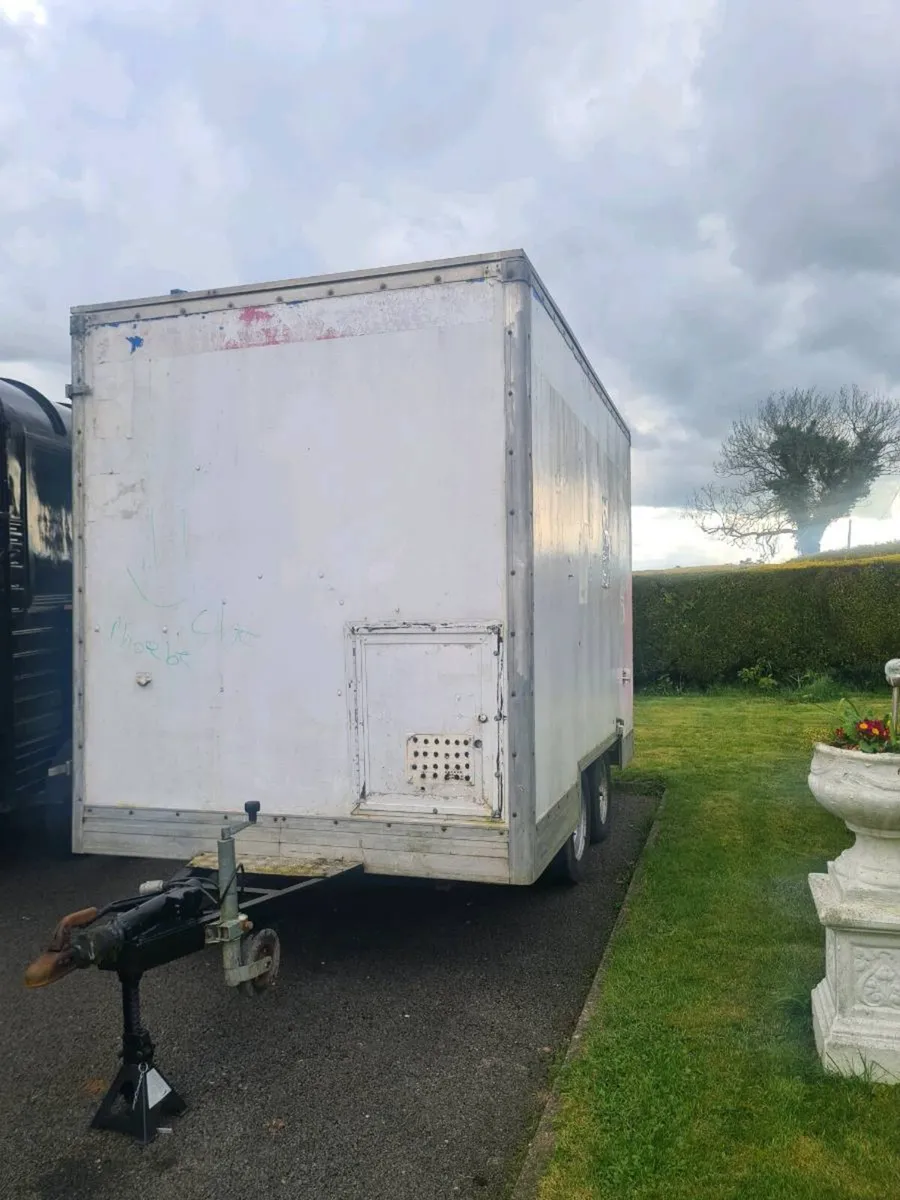 Coffee catering trailer - Image 2