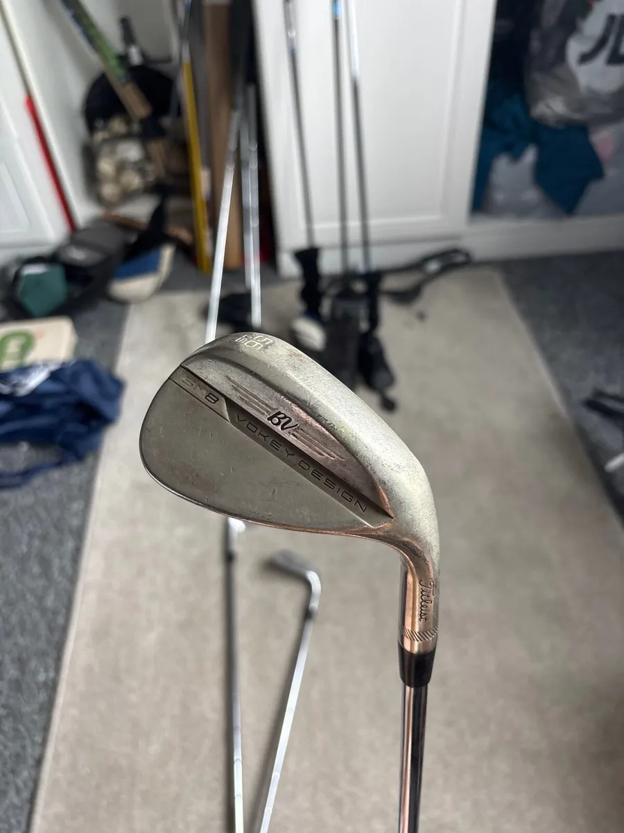Titleist vokey sm8 56 degree - Image 1