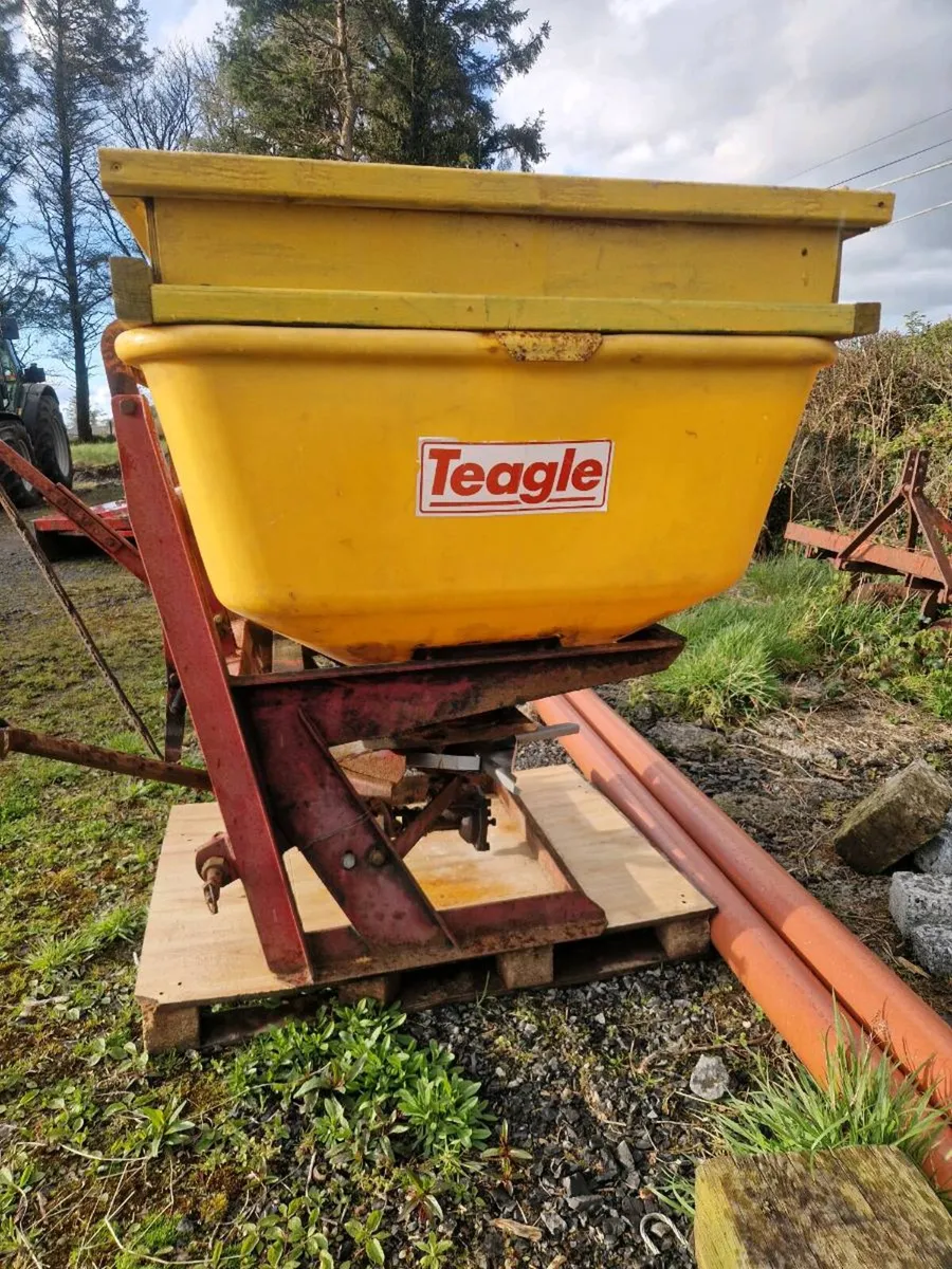 Fertiliser spreader - Image 3
