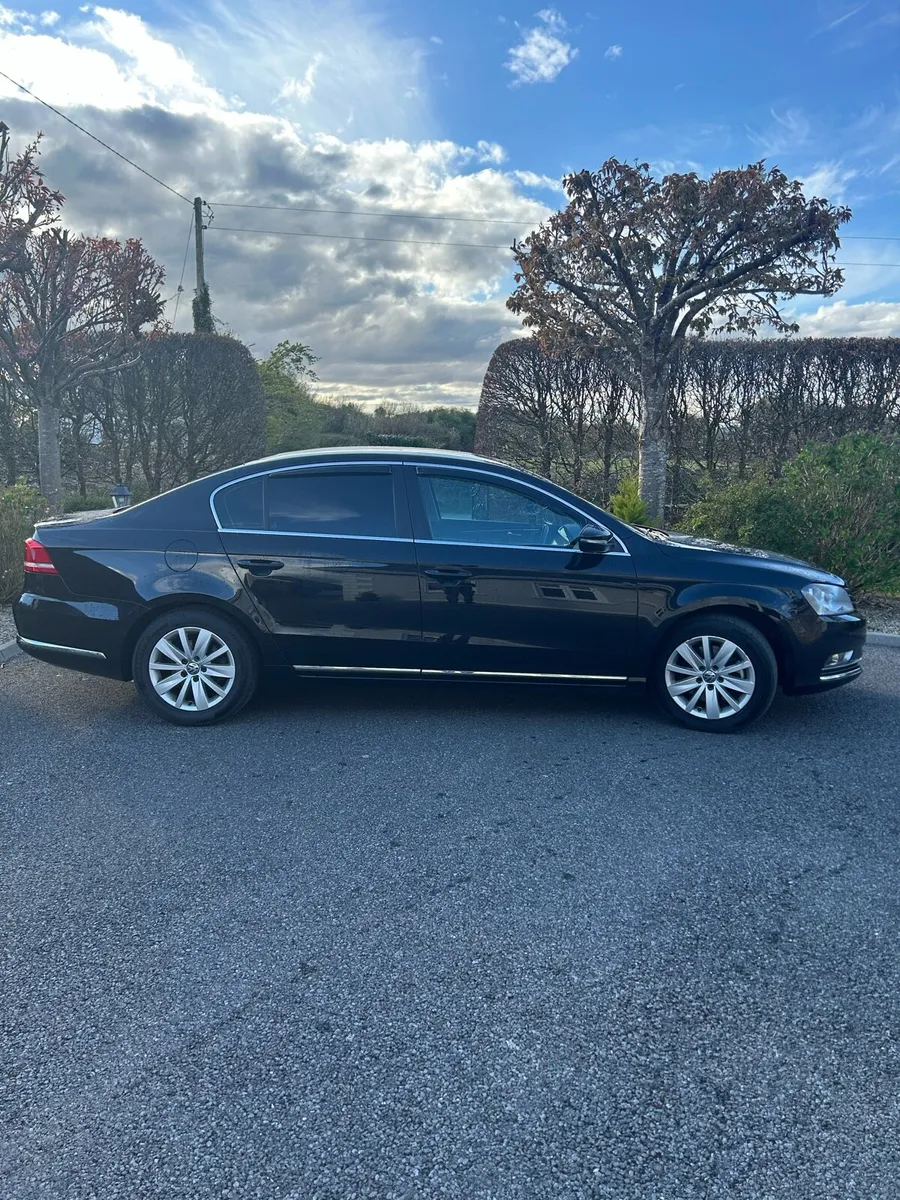 Volkswagen Passat - Image 4