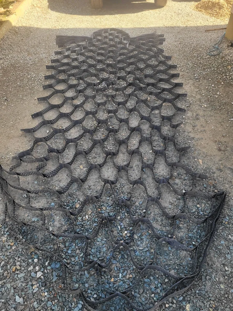 Gravel Grid 2ins - Image 1