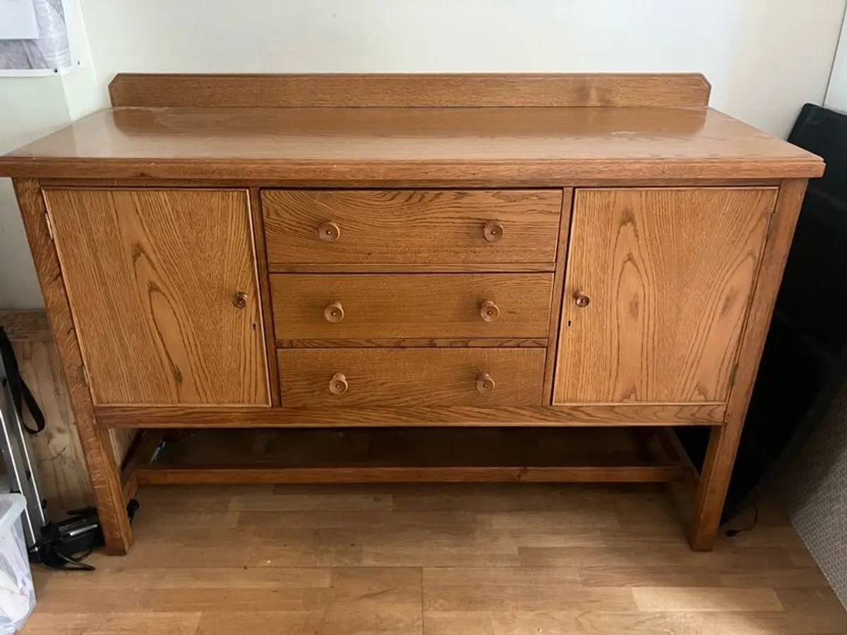 Oak sideboard - Image 2