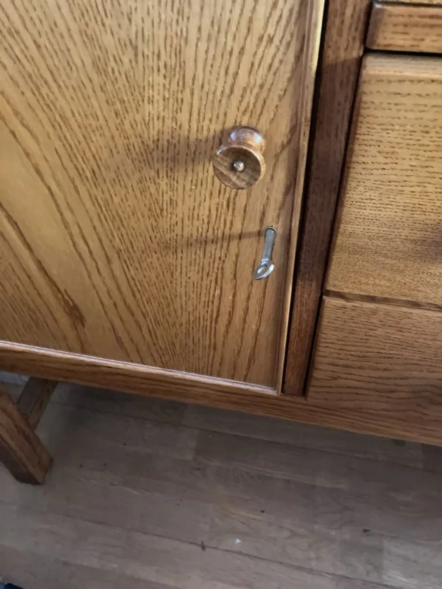 Oak sideboard - Image 4