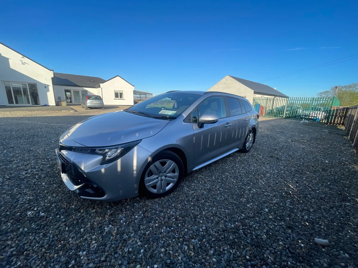 Toyota Corolla hybrid commercial - Image 1