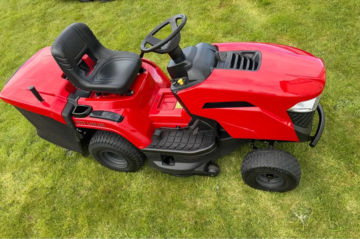 Nearly New Mountfield ride on mower - Image 2